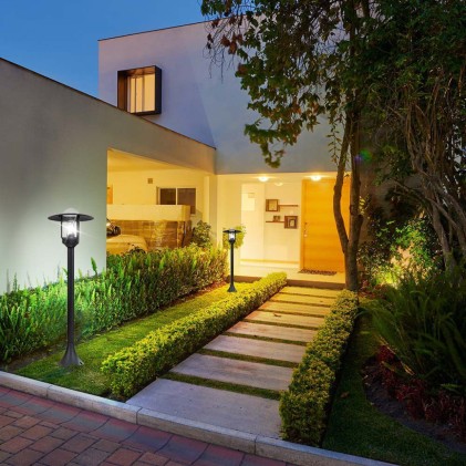 V-TAC Lampione LED da Giardino con Portalampada a Lanterna E27 Colore Nero Opaco h: 97.5cm IP44