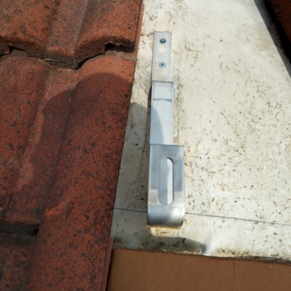 V-TAC Gancio per Tetto con Tegole Portoghesi o Coppi per Fissaggio Pannelli Solari Fotovoltaici