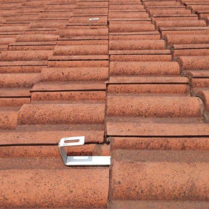 V-TAC Gancio per Tetto con Tegole Portoghesi o Coppi per Fissaggio Pannelli Solari Fotovoltaici