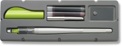 Pilot Pack di penna stilografica Parallel Pen da 3,8 mm - Punta in acciaio - Corsa da 3,8 mm - 2 ricariche, kit per la pulizia interna ed esterna - Colore nero/rosso