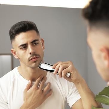 Rasoio tagliacapelli Cecotec Bamba PrecisionCare Multigrooming Pro - Multifunzione 5 in 1 - Impermeabile - Lame rivestite in titanio - Display digitale - 13 impostazioni di lunghezza - 6 pettini