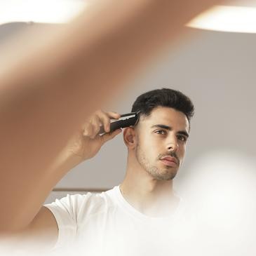 Rasoio tagliacapelli Cecotec Bamba PrecisionCare Multigrooming Pro - Multifunzione 5 in 1 - Impermeabile - Lame rivestite in titanio - Display digitale - 13 impostazioni di lunghezza - 6 pettini