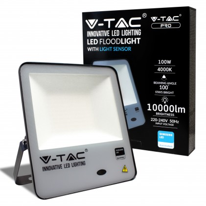 V-TAC PRO Faro LED Chip Samsung 100W 100LM/W con Sensore Crepuscolare Colore Nero 4000K IP65