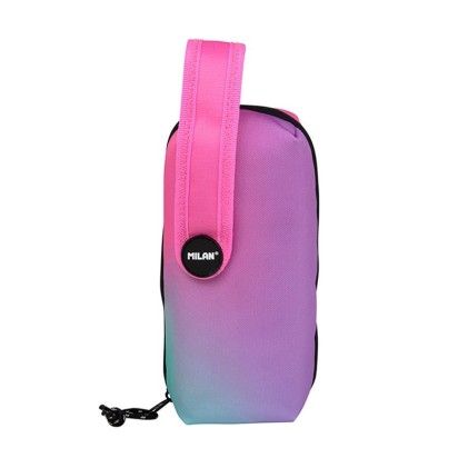 Milan Sunset Pink Confezione da 4 astucci con contenuto standard - Contenuto: gomma, 2 temperamatite, matita in grafite HB, 3 penne a capsula, righello da 15 cm, 12 matite colorate Ergo e 12 pennarelli