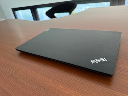 Lenovo ThinkPad E15 Gen 2 15.6" FHD &ndash; Intel Core i5-1135G7 | 16GB RAM | 512GB SSD | Windows 11 Pro | Notebook Ricondizionato Grado A