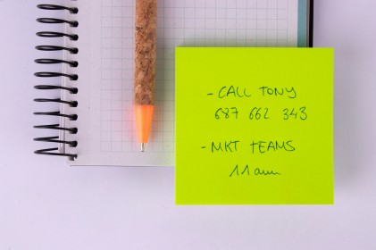 Apli Funny Sticky Notes 75x75mm - Blocco da 100 fogli - Adesivo di qualità - Facile da staccare - Colore verde fluorescente