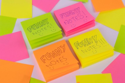 Apli Funny Sticky Notes 75x75mm - Blocco da 100 fogli - Adesivo di qualità - Facile da staccare - Colore verde fluorescente