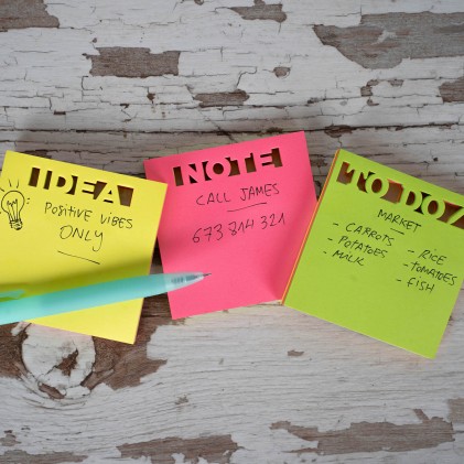 Apli Sticky Notes To Do 75x75mm Blocco 75 Fogli - 3 Colori Fluorescenti Assortiti - Ideale per Organizzare Attivit&agrave; - Vivaci