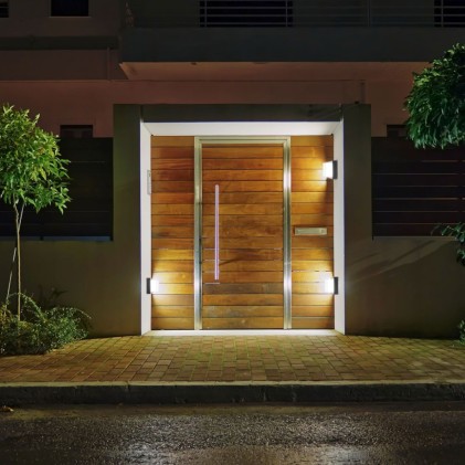 V-TAC Lampada LED da Muro Quadrata con Diffusore Semicoperto 7W Colore Nero 3000K IP65