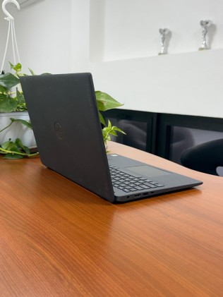 Notebook Ricondizionato Dell Latitude 3510 15,6" Intel Core i5-10210U 8GB RAM 256GB SSD NVMe Windows 11 &ndash; Grado A/B