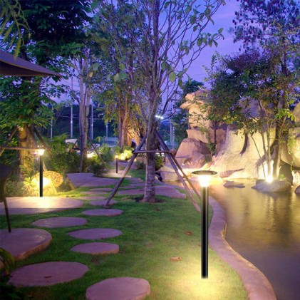 V-TAC Lampada LED Solare 15W da Terra con Palo e Batteria LiFePO4 3.2V Colore Nero CCT: 6000K+4000K IP65