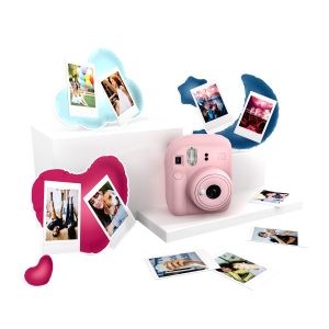 Fujifilm Pack Best Memories Instax Mini 12 Blossom Pink Fotocamera istantanea + Instax Mini Film 10 unit&agrave;. + 3 cornici per foto - Dimensioni immagine 62x46 mm - Flash automatico - Esposizione automatica - Mini specchio per selfie - Modalit&agrave; primo piano