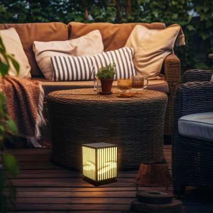 V-TAC Lampada LED Decorativa con Pannello Solare e Portalampada E27 Corpo Nero 230*230*365mm IP65