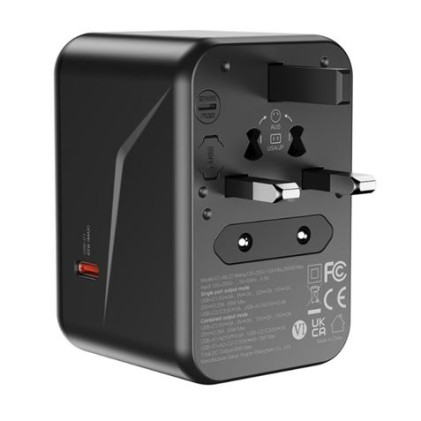 Adattatore da viaggio universale XO - Connessioni per più di 150 paesi - Uscita fino a 2500 W - Porta USB-C da 65 W - Uscita a cinque porte - Colore nero