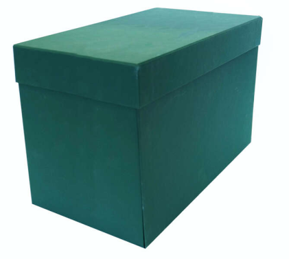 Scatola portadocumenti Elba, formato folio - Dorso da 20 cm - Coperchio protettivo con aletta incernierata - Realizzata in cartone riciclato rivestito in Geltex - Dimensioni 38,5x25,3x20,5 cm - Verde