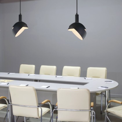 V-TAC Lampadario LED con Paralume in Alluminio e Portalampada E14 (Max 60W) Colore Nero