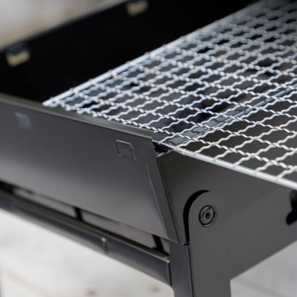 Barbecue portatile da tavolo Innovagoods BearBQ - Ferro - Pieghevole - Contiene fino a 1,5 kg di carbone - Griglia rimovibile 35x27 cm - Facile da pulire - Compatto - Leggero - 41x28x20 cm - Nero