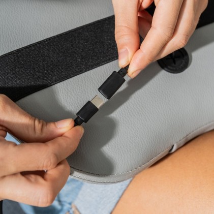 Massaggiatore Shiatsu Ricaricabile Innovagoods Kompatsu - Calore a Infrarossi - Testine Rotanti Bidirezionali - Ergonomico - Spegnimento Automatico - Cinghia - 31x19x10cm - Grigio e Nero