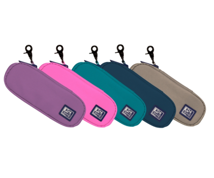 Astuccio semirigido Oxford B-Hook - 1 scomparto - Gancio per appenderlo - Tasca interna in rete - Realizzato con materiale riciclato - Colori assortiti