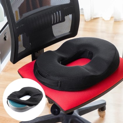 Cuscino Innovagoods in gel e schiuma di noce di carbone con carbone di bamb&ugrave; - Antiodore - Rinfrescante - Supporta fino a 100 kg - Rivestimento sfoderabile per la pulizia - Base antiscivolo - 47x34x7 cm - Nero
