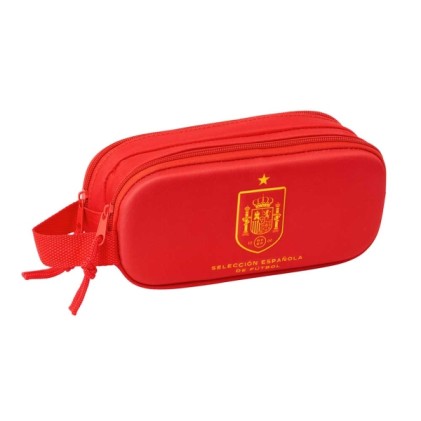 Astuccio 3D della nazionale di calcio spagnola Safta - 2 scomparti con cerniera - Maniglia laterale - Capacit&agrave; 1 litro - 21x8x6 cm - Rosso