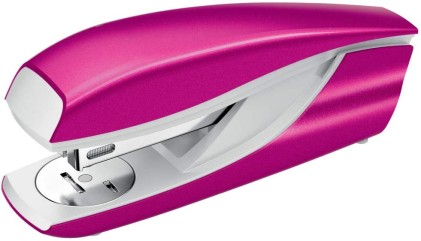 Cucitrice metallica Petrus 635 - Fino a 30 fogli - Dispositivo di rimozione punti integrato - Pinzatura chiusa, aperta e inchiodata - Colore fucsia metallizzato