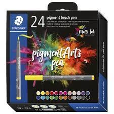 Staedtler 371 Confezione da 12 Pennarelli con Punta Morbida - Colori Brillanti e Vividi - Non Ingiallisce nel Tempo - Nuovo Inchiostro Multi Inchiostro - Pigmenti di Qualit&agrave; Premium - Colori Assortiti