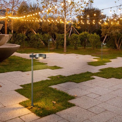 V-TAC Lampada LED da Giardino 6W con Picchetto a con Doppio Fissaggio a Terra Colore Nero h:102cm 3000K IP65