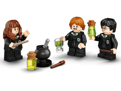 LEGO 76386 Hogwarts: Errore della pozione polisucco, 217 pezzi, Castello Giocattolo con Minifigure d Oro del 20&deg; Anniversario