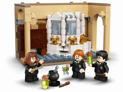 LEGO 76386 Hogwarts: Errore della pozione polisucco, 217 pezzi, Castello Giocattolo con Minifigure d Oro del 20&deg; Anniversario