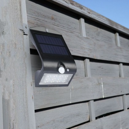 V-TAC Lampada LED Solare da Muro a Batteria 1,5W 150LM/W 14LED con Sensore PIR Colore Nero 4000K IP65