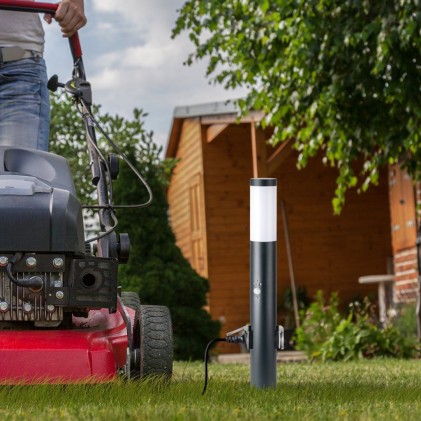 V-TAC Piantana LED da Giardino 60cm con Portalampada E27 2 Prese Schuko e Sensore di Movimento (max 60W) in Acciaio Inossidabile Nero IP44