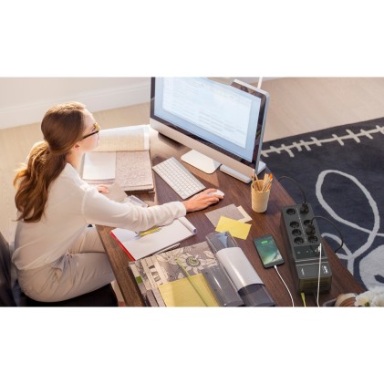 Apc Back-Ups - 1,05 Kva/600 W - 6 Ora Recharge - 1,32 Minuto Stand-By - 230 V Ca Ingresso - 220 V Ca