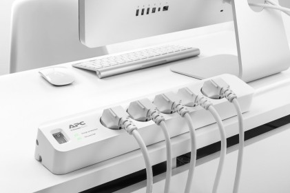 APC PM5-GR protezione da sovraccarico Bianco 5 presa(e) AC 230 V 1,83 m