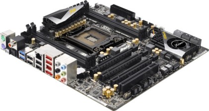 Scheda madre ASRock 2011 X79 Extreme4-M M-ATX