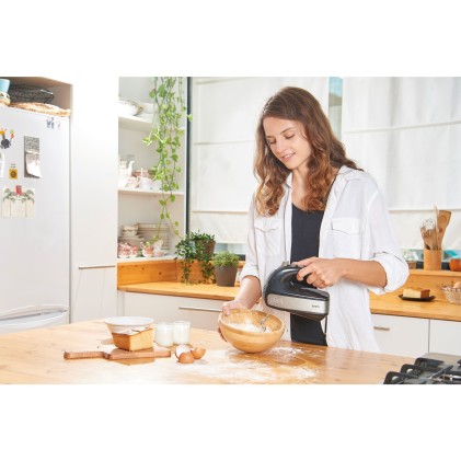 Black & Decker Sbattitore elettrico BXMX500E a 5 velocit&agrave; in acciaio inox e plastica Nero