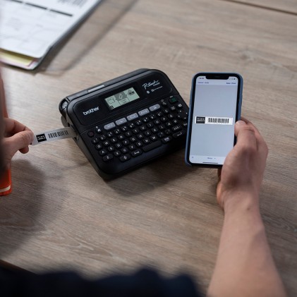 Brother PT-D460BTVP stampante per etichette (CD) Trasferimento termico 180 x 180 DPI 30 mm/s Con cavo e senza cavo TZe Bluetooth QWERTY