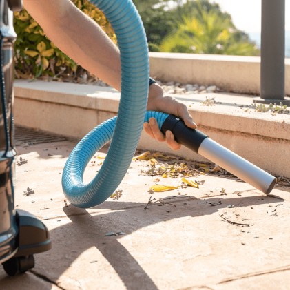 Aspirapolvere per cenere e pellet Cecotec Conga Ash 6000 EasyGo Home XL - Potenza 1500W - Capacit&agrave; 30L - Aspirazione 21kPa - Ruote e maniglia - Pulizia facile - Accessori inclusi - Nero e blu