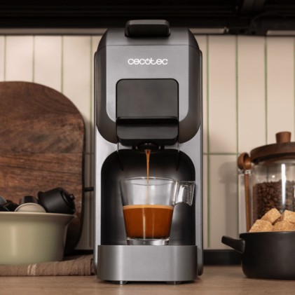 Macchina per caff&egrave; espresso Cecotec FreeStyle Compact nera, compatibile con capsule - 1350W - Termoblocco - Pressione 20 bar - Serbatoio 800 ml - Spegnimento automatico - Preriscaldamento rapido - Nera
