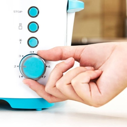 Tostapane elettrico Cecotec Toast & Taste 2L 1350W - 7 livelli di potenza - Capacit&agrave; per 4 toast - Include supporto per panini - Vassoio raccogli briciole