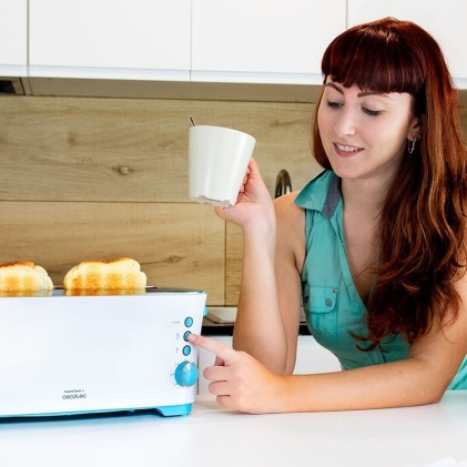 Tostapane elettrico Cecotec Toast & Taste 2L 1350W - 7 livelli di potenza - Capacit&agrave; per 4 toast - Include supporto per panini - Vassoio raccogli briciole