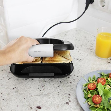 Cecotec Rock'nToast Deep Classic Sandwichera - 1000W - Capacidad para 2 Sandwiches - Placas Triangulares - Antiadherente - Acero Inoxidable - Indicador Luminoso - Base Antideslizante - Color Negro