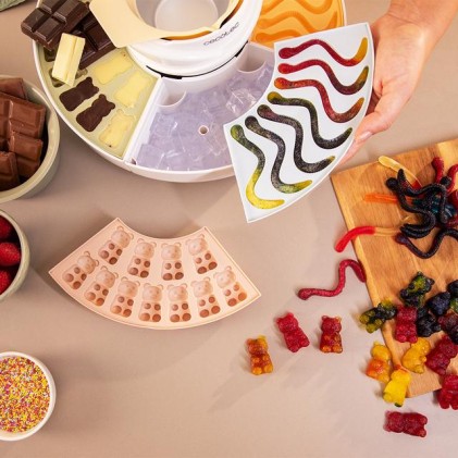 Cecotec Fun and Sugar Gummy Candy Maker - Potenza 40W - Fonduta di cioccolato - Include 4 stampi in silicone - Vassoi rimovibili - Facile da pulire - Bianco