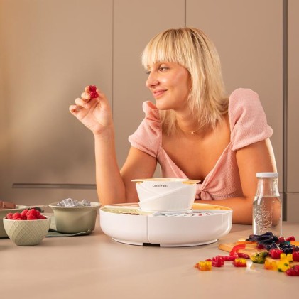 Cecotec Fun and Sugar Gummy Candy Maker - Potenza 40W - Fonduta di cioccolato - Include 4 stampi in silicone - Vassoi rimovibili - Facile da pulire - Bianco