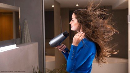 Asciugacapelli da viaggio Cecotec Bamba IoniCare 5400 Power&Go Black Basic 2400 W - Motore professionale - Flusso d aria potente - 2 velocit&agrave; e 2 temperature