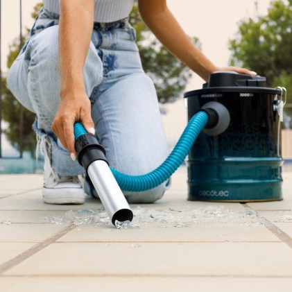 Aspirapolvere per cenere Cecotec Conga Ash 3000 - 1000W - Capacit&agrave; 15L - Aspirazione 15kPa - Tubo in metallo rinforzato - Serbatoio in acciaio inox - Bocchetta da 38mm - Filtro lavabile - Nero e blu