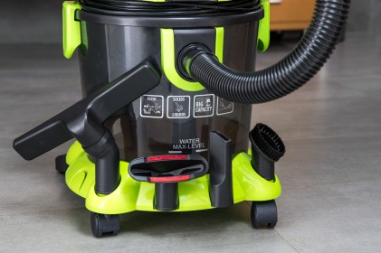 Cecotec Conga Wet&Dry 15 L Aspiratore a cilindro Secco e bagnato 1400 W Senza sacchetto