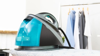 Stazione da stiro a vapore Cecotec Fast and Furious 8040 Absolute - Pressione 6 bar - 2400 W - Vapore continuo 145 g/min - Vapore rapido 480 g/min - Filtro anticalcare - Temperatura regolabile - Nero e grigio