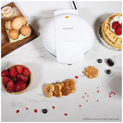 Cecotec 08005 piastra per waffle 4 waffle 700 W Bianco