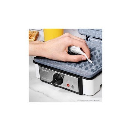 Cecotec Fun Gofrestone Piastra per waffle doppia 1200W - Capacit&agrave; per 2 waffle - Rivestimento antiaderente RockStone - Termostato regolabile - Waffle di grande formato